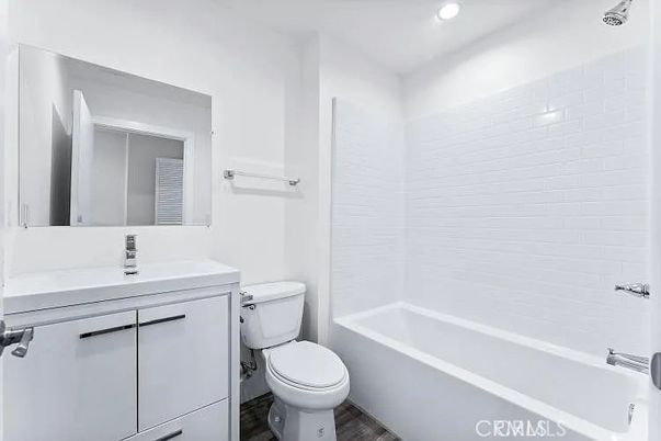 Bathroom, Interior, Recessed Lighting, Wood Texture Flooring