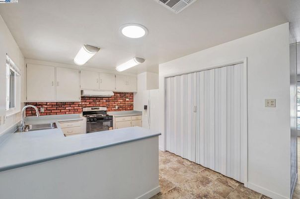 Interior, Kitchen, Recessed Lighting