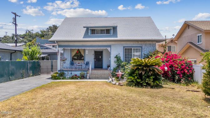 Exterior, Facade, Cape Cod