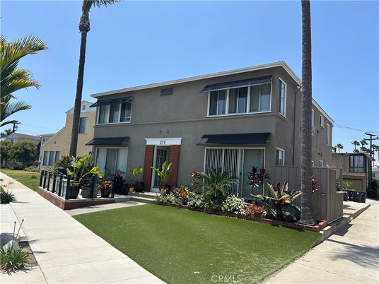 Backyard, Exterior, Facade, Modern