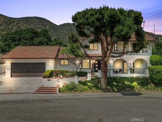 Attached, Exterior, Facade, Mediterranean