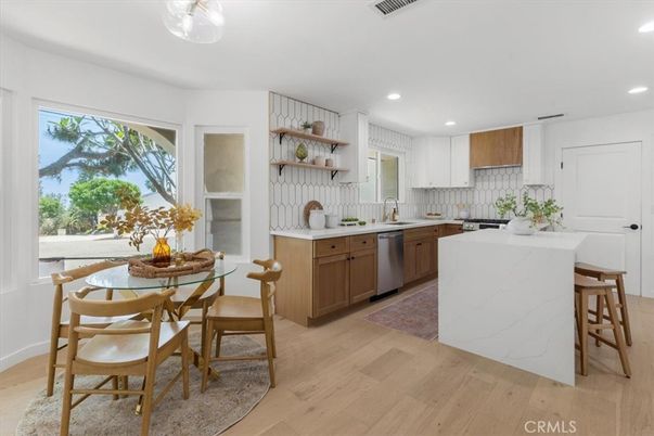 Dining room, Interior, Kitchen, Recessed Lighting, Wood Texture Flooring