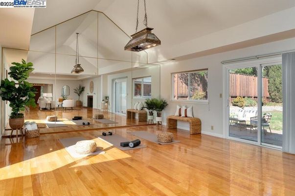 Interior, Pendant Lights, Wood Texture Flooring