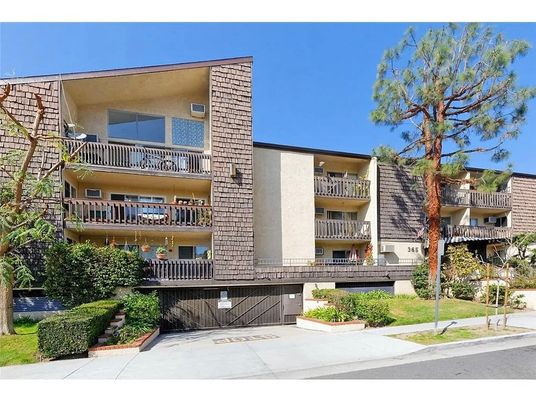Exterior, Facade, Condo Building