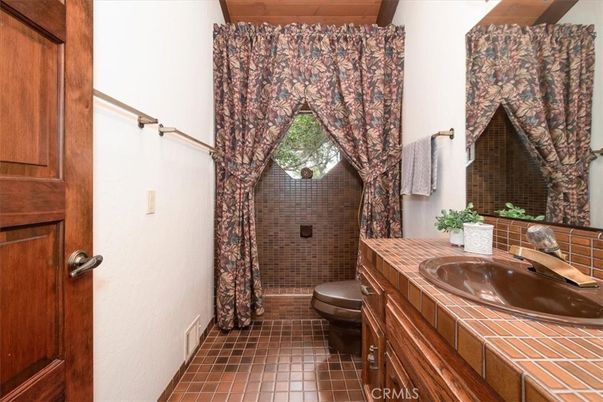 Bathroom, Interior, Tile Countertops