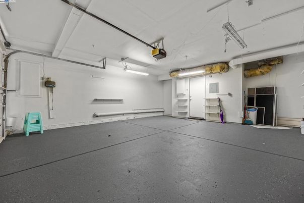 Garage, Interior