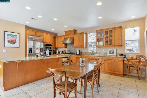 Dining room, Interior, Kitchen, Recessed Lighting, Stainless Steel Appliances