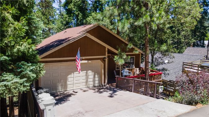 Detached Garage, Exterior