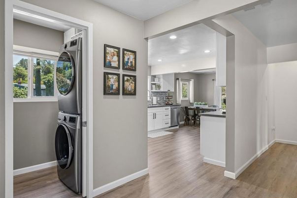 Dining room, Interior, Kitchen, Recessed Lighting, Washer, Wood Texture Flooring