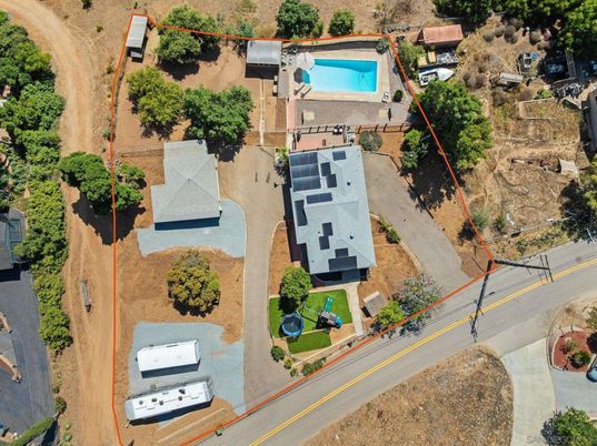 Exterior, Drone