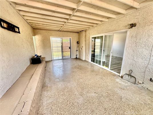 Empty room, Interior, Wooden Beams