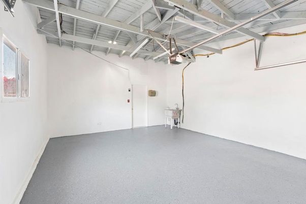 Garage, Interior