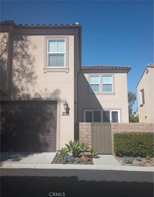 Attached, Exterior, Facade, Mediterranean