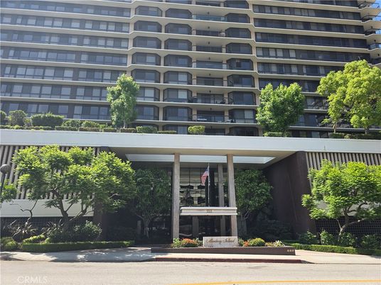 Exterior, Facade, Condo Building
