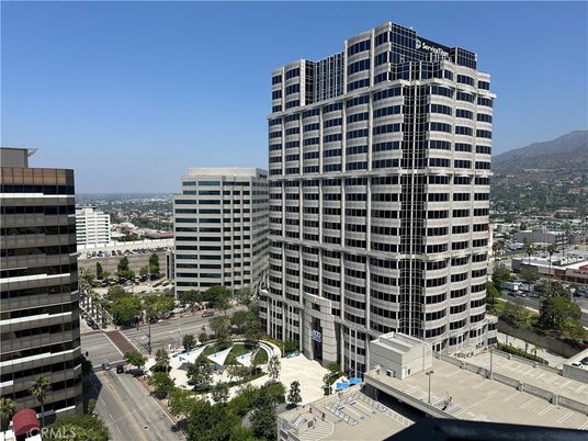Exterior, Facade, Highrise