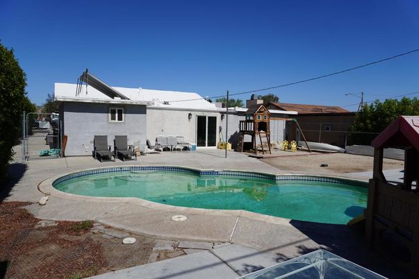 Exterior, Playground, Pool