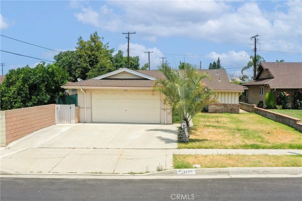 Attached, Exterior, Facade, Ranch
