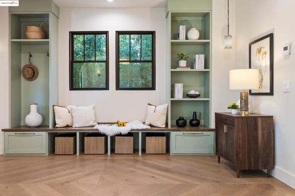 Interior, Pendant Lights, Recessed Lighting, Wood Texture Flooring