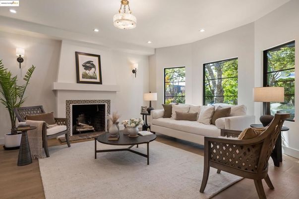 Fireplace, Interior, Living room, Pendant Lights, Recessed Lighting, Wood Texture Flooring
