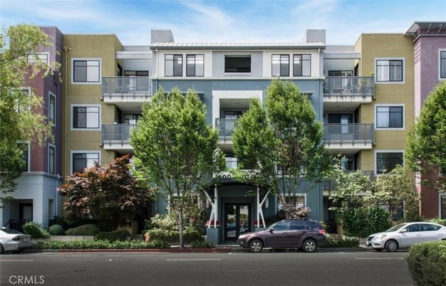 Exterior, Facade, Condo Building