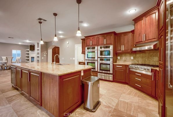 Dining room, Interior, Kitchen, Pendant Lights, Recessed Lighting, Stainless Steel Appliances