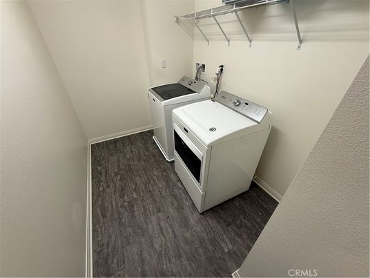 Interior, Washer, Wood Texture Flooring