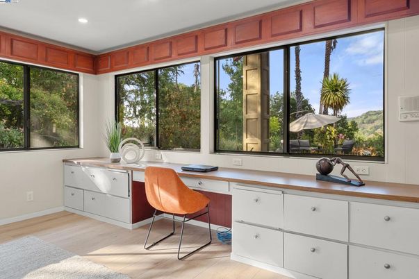 Home Office, Interior, Recessed Lighting, Wood Texture Flooring