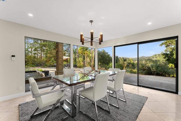 Dining room, Interior, Pendant Lights, Recessed Lighting