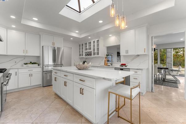 Dining room, Interior, Kitchen, Pendant Lights, Recessed Lighting, Stainless Steel Appliances