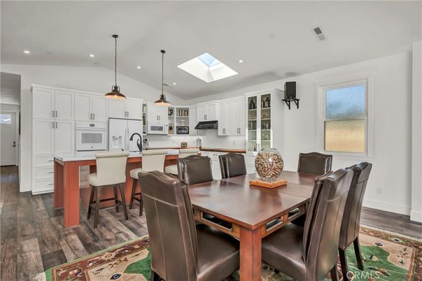 Dining room, Interior, Kitchen, Pendant Lights, Recessed Lighting, Wood Texture Flooring