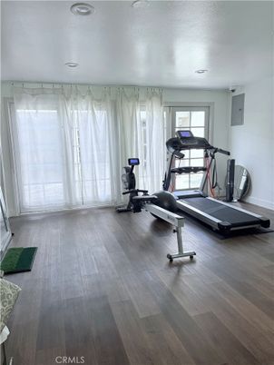 Fitness Equipment, Interior, Recessed Lighting, Wood Texture Flooring