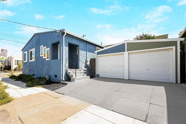 Detached Garage, Exterior
