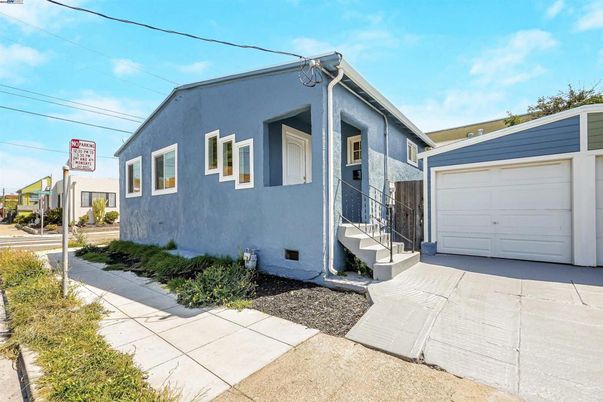 Detached Garage, Exterior