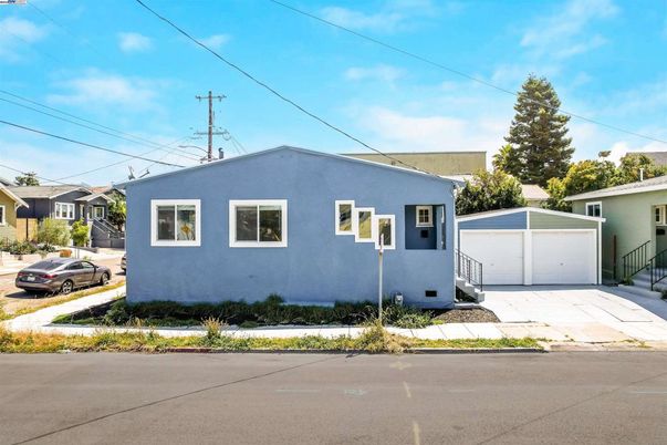 Detached Garage, Exterior
