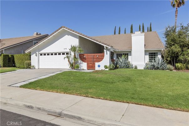 Attached, Exterior, Facade, Ranch