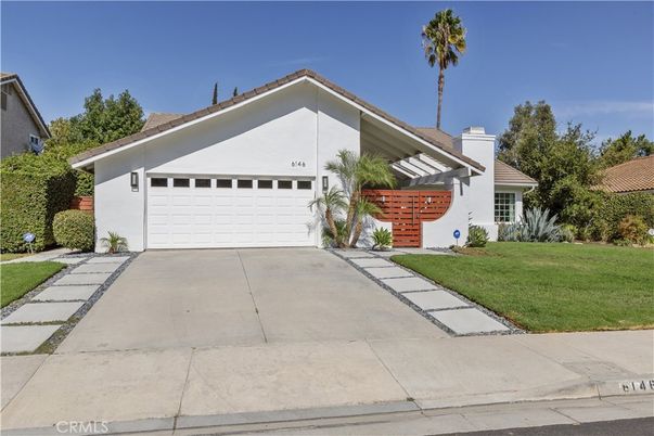 Attached, Exterior, Facade, Modern