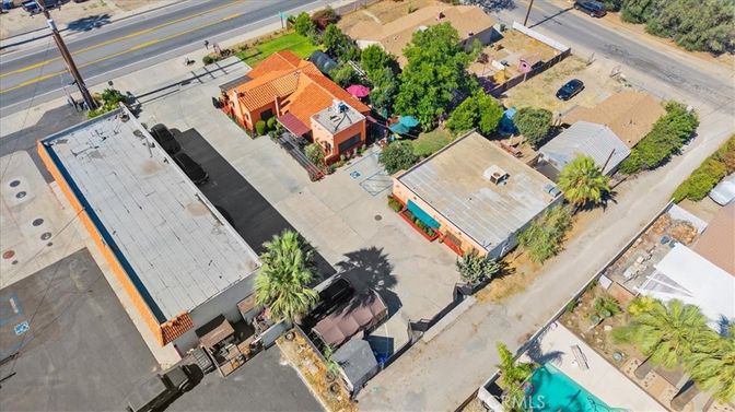 Exterior, Drone