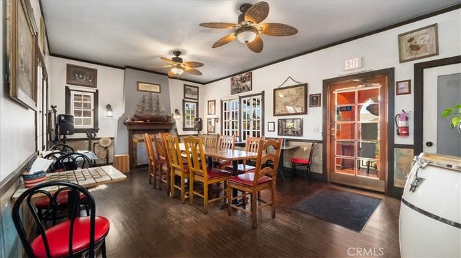 Dining room, Interior, Wood Texture Flooring