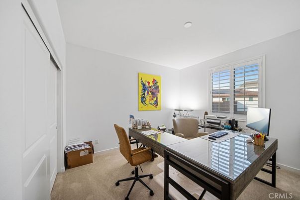 Home Office, Interior