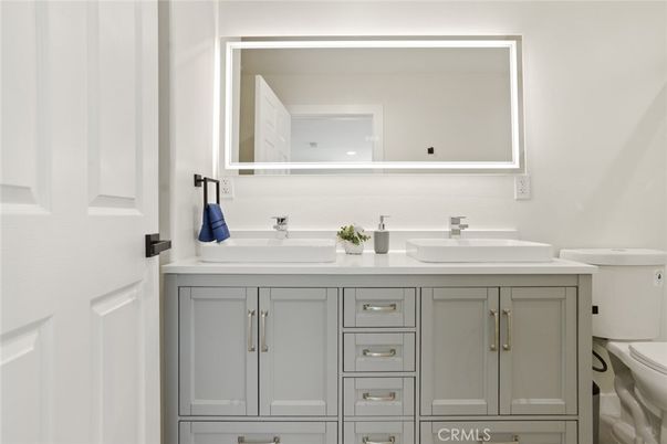 Bathroom, Dual Sink Vanities, Interior