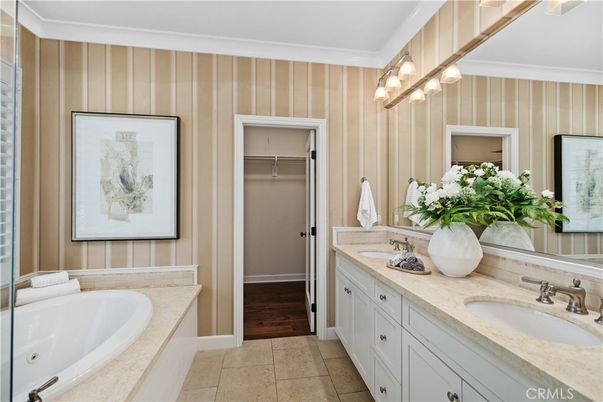 Bathroom, Dual Sink Vanities, Interior, Wood Texture Flooring