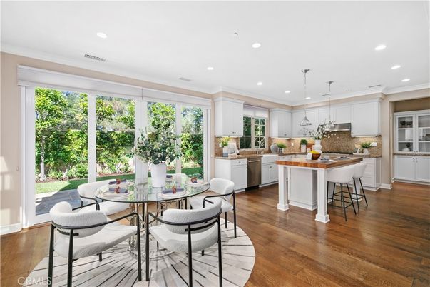 Dining room, Interior, Kitchen, Pendant Lights, Recessed Lighting, Wood Texture Flooring