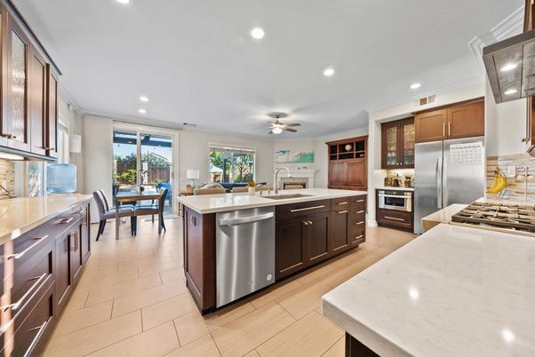 Dining room, Interior, Kitchen, Recessed Lighting, Stainless Steel Appliances