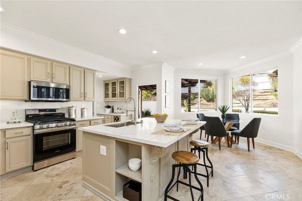 Dining room, Interior, Kitchen, Recessed Lighting, Stainless Steel Appliances