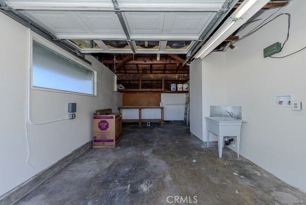 Garage, Interior, Washer