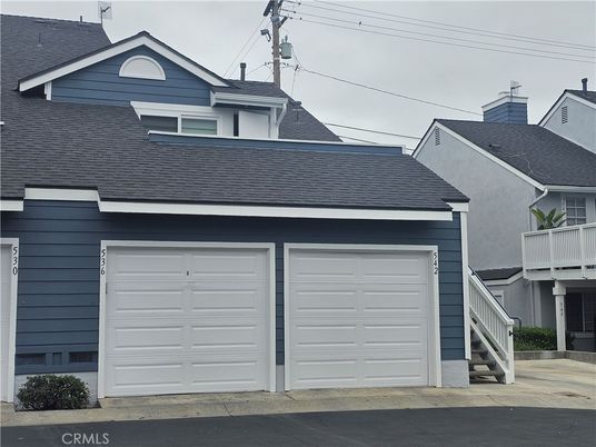 Attached, Exterior, Facade, American Craftsman