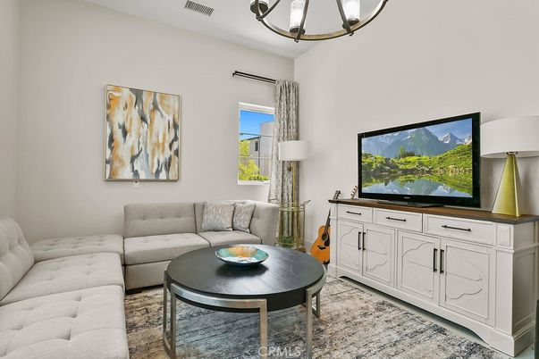 Chandelier, Interior, Living room