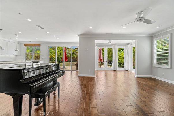 Interior, Kitchen, Pendant Lights, Piano, Recessed Lighting, Wood Texture Flooring