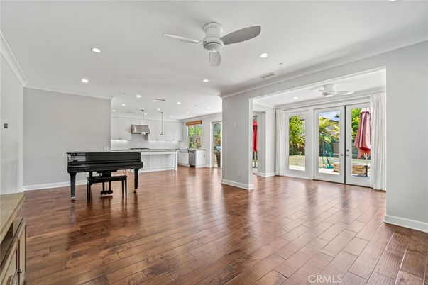 Interior, Kitchen, Pendant Lights, Piano, Recessed Lighting, Wood Texture Flooring