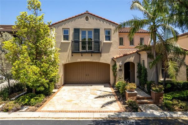 Attached, Exterior, Facade, Spanish Mediterranean